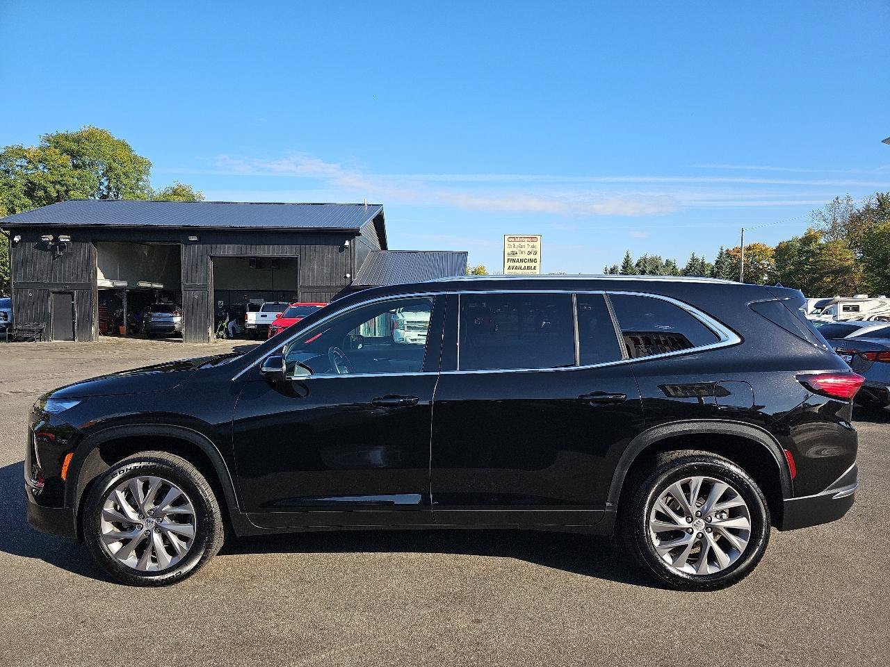 Used 2025 Buick Enclave Preferred FWD image 10