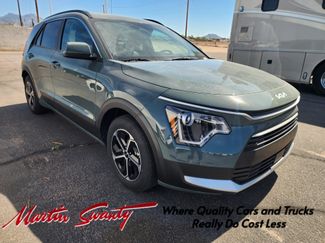 Used 2025 Kia Niro EX video 1
