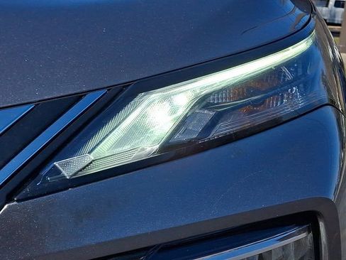 Used 2023 Nissan Rogue SV image 10