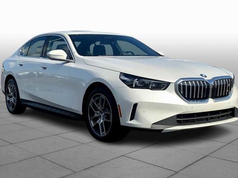 Certified 2024 BMW i5 eDrive40i w/ Premium Package image 2