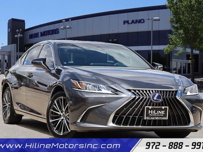 Used 2022 Lexus ES 300h w/ Premium Package
