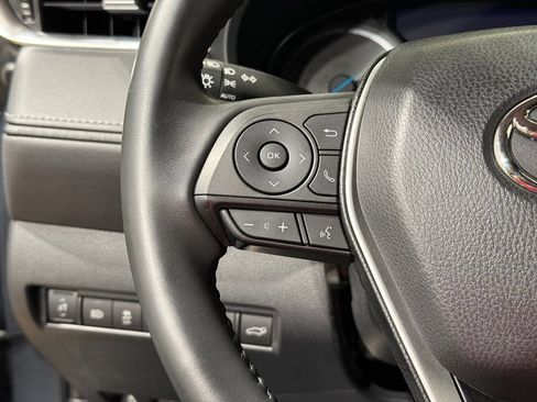 Certified 2023 Toyota Venza LE AWD/4WD image 23