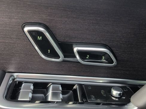 New 2026 Land Rover Range Rover Long Wheelbase SE image 17