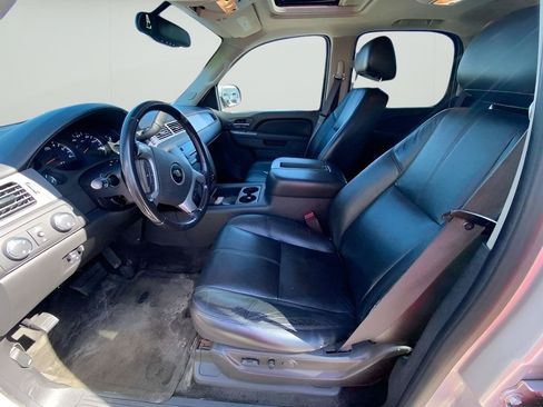 Used 2011 Chevrolet Tahoe LT w/ Luxury Package AWD/4WD image 15