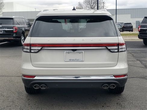 Certified 2023 Lincoln Aviator Reserve w/ Equipment Group 201A image 6