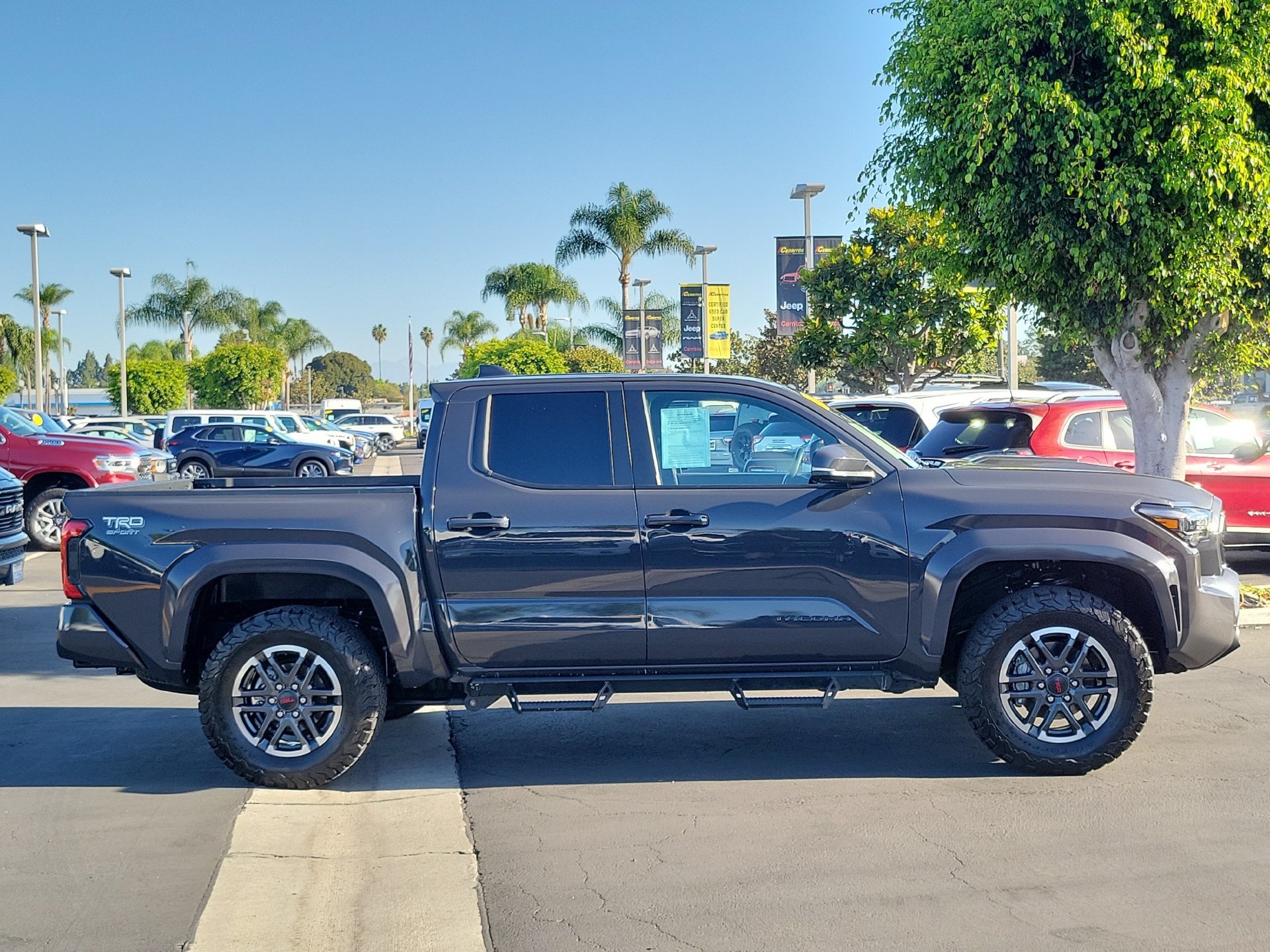Used 2025 Toyota Tacoma TRD Sport w/ TRD Sport Upgrade Package AWD/4WD image 27