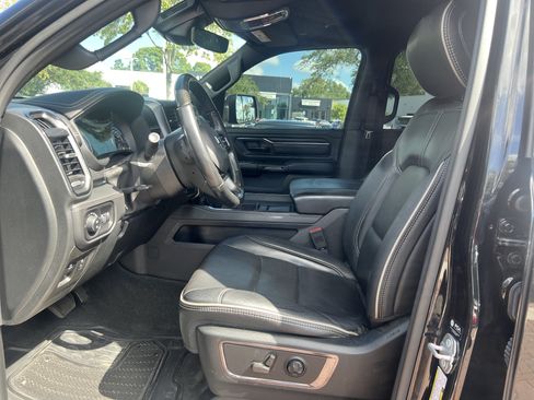 Used 2022 RAM 1500 Limited w/ Body Color Bumper Group AWD/4WD image 16