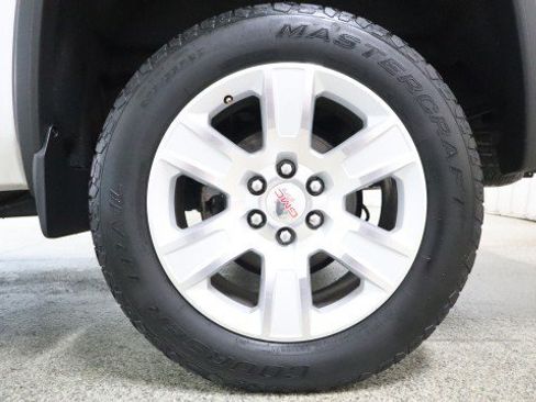 Used 2015 GMC Sierra 1500 SLE w/ SLE Value Package AWD/4WD image 22