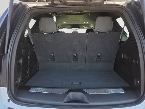 Used 2025 GMC Yukon Denali AWD/4WD image 10