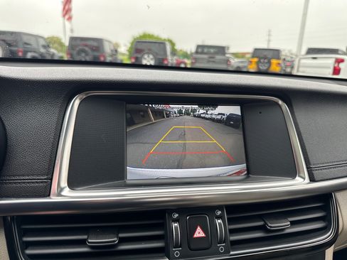 Used 2018 Kia Optima EX w/ Premium Package FWD image 24