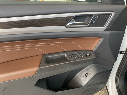 Certified 2023 Volkswagen Atlas SE w/ Panoramic Sunroof Package FWD image 12