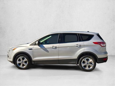 Used 2015 Ford Escape SE image 9