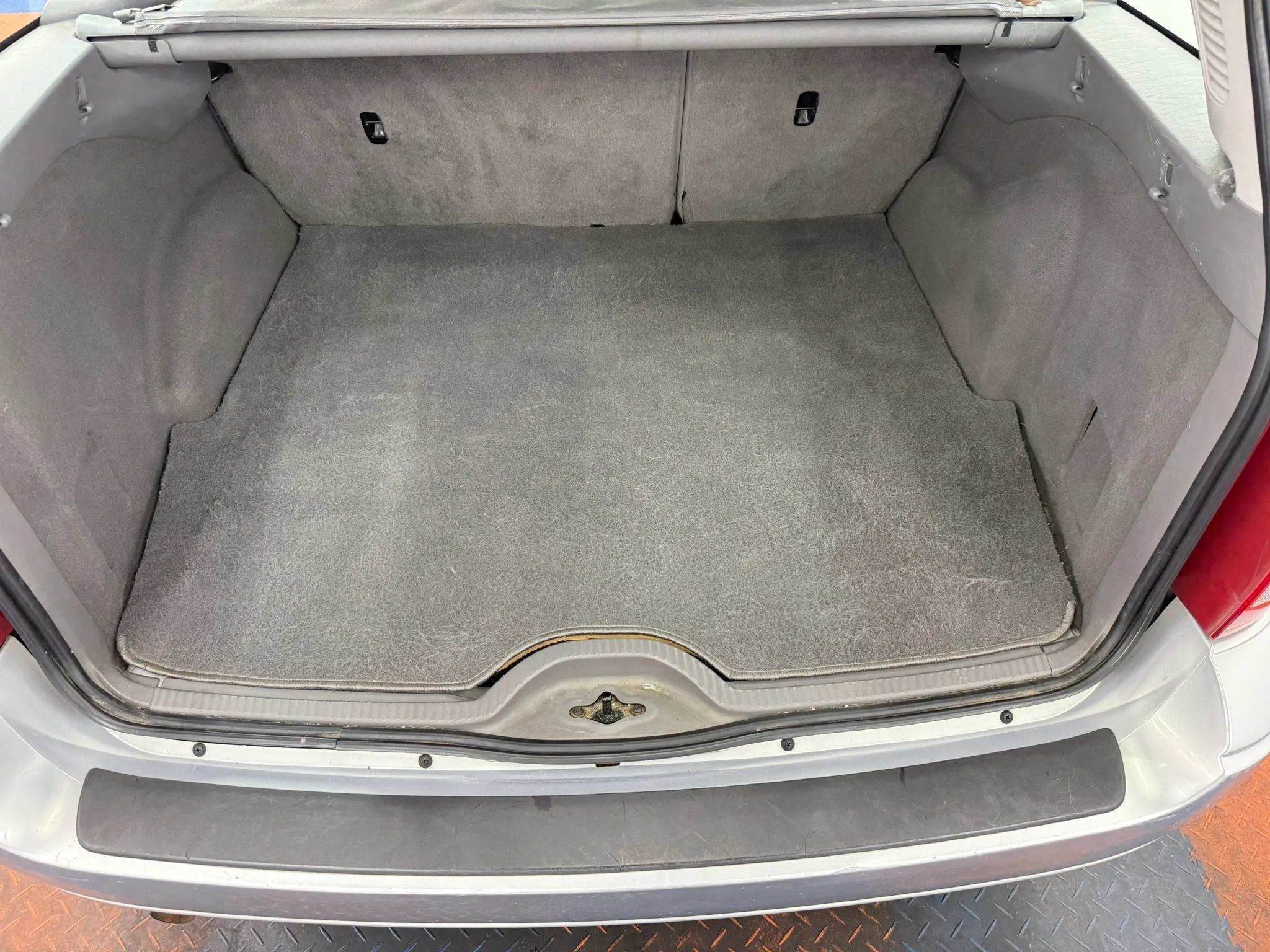 Used 2002 Ford Focus SE FWD image 16