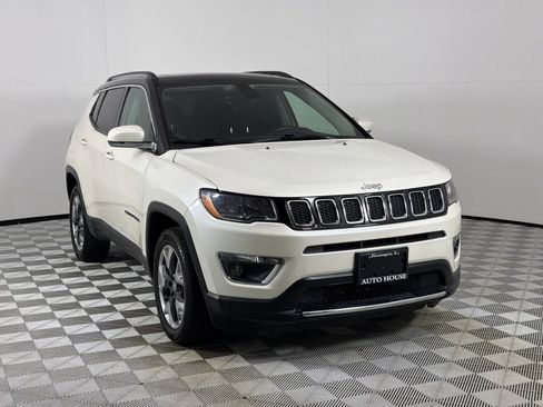Used 2017 Jeep Compass Limited w/ Navigation Group AWD/4WD image 3