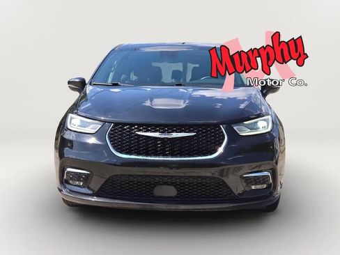 Used 2023 Chrysler Pacifica Touring-L FWD image 8