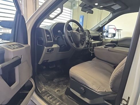 Used 2022 Ford F350 XL w/ STX Appearance Package AWD/4WD image 4