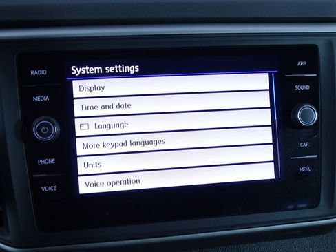 Used 2020 Volkswagen Atlas Cross Sport SE w/ Towing Package image 32