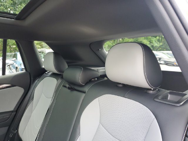New 2026 Volkswagen Tiguan SE R-Line FWD image 9