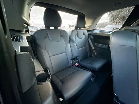 Used 2023 Volvo XC90 B5 Plus w/ Protection Package Premier image 31