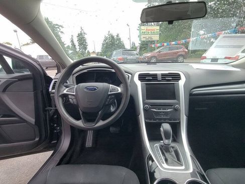 Used 2015 Ford Fusion SE FWD image 14