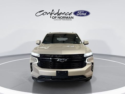 Used 2023 Chevrolet Suburban RST w/ Luxury Package RWD image 2