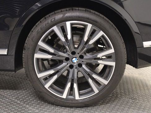 Used 2024 BMW X7 xDrive40i AWD/4WD image 17