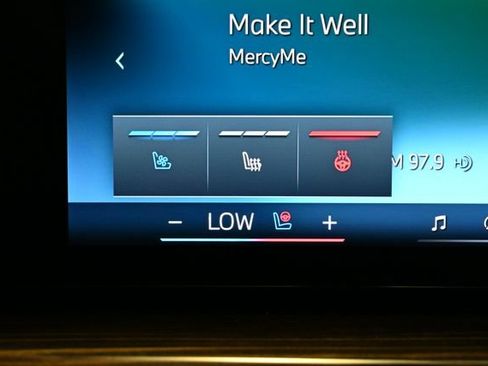 Used 2024 BMW X7 xDrive40i w/ Premium Package AWD/4WD image 36