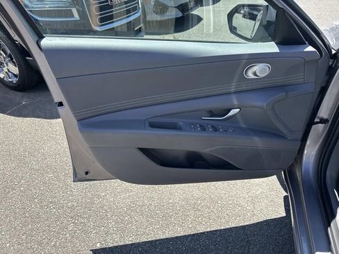 Used 2023 Hyundai Elantra SEL w/ Convenience Package FWD image 13