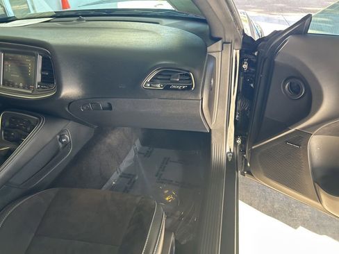 Used 2015 Dodge Challenger SRT Hellcat image 25