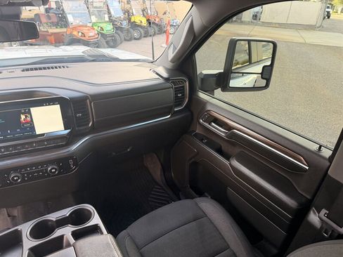 Used 2024 Chevrolet Silverado 2500 LT image 18