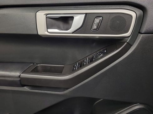 Used 2023 Ford Explorer 4WD image 18