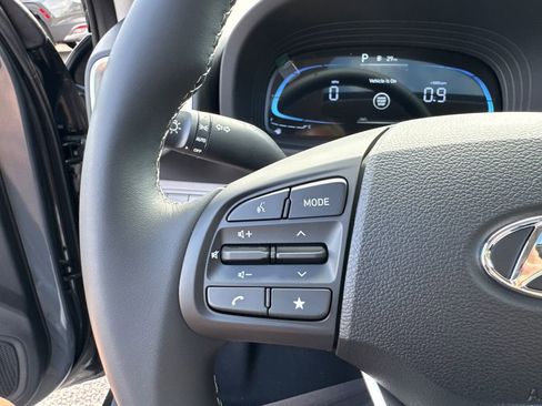 New 2025 Hyundai Venue SEL image 16