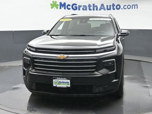 Used 2025 Chevrolet Traverse LT image 5