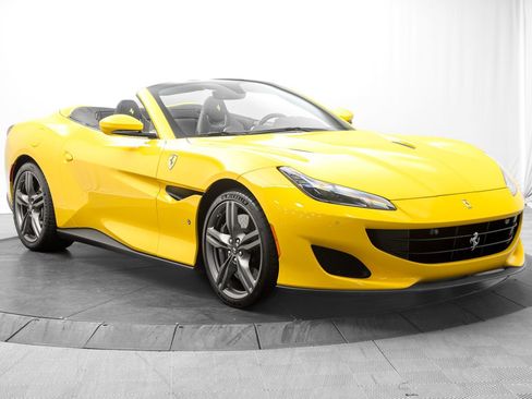 Used 2019 Ferrari Portofino RWD image 17