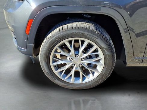 Used 2025 Jeep Grand Cherokee L Summit w/ Advanced Protech Group IV AWD/4WD image 13