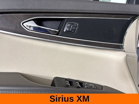 Used 2016 Lincoln MKX Reserve w/ Technology Package FWD image 12