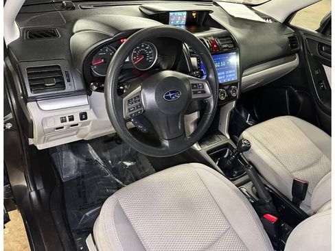 Used 2015 Subaru Forester 2.5i AWD/4WD image 18