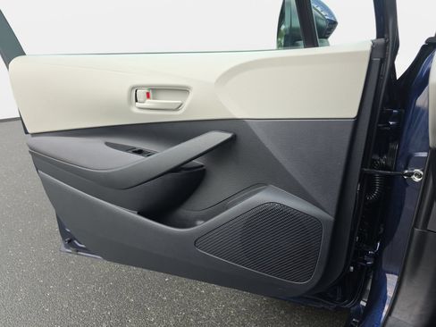 Used 2025 Toyota Corolla LE FWD image 26
