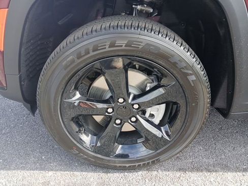 New 2025 Jeep Grand Cherokee L Altitude AWD/4WD image 2