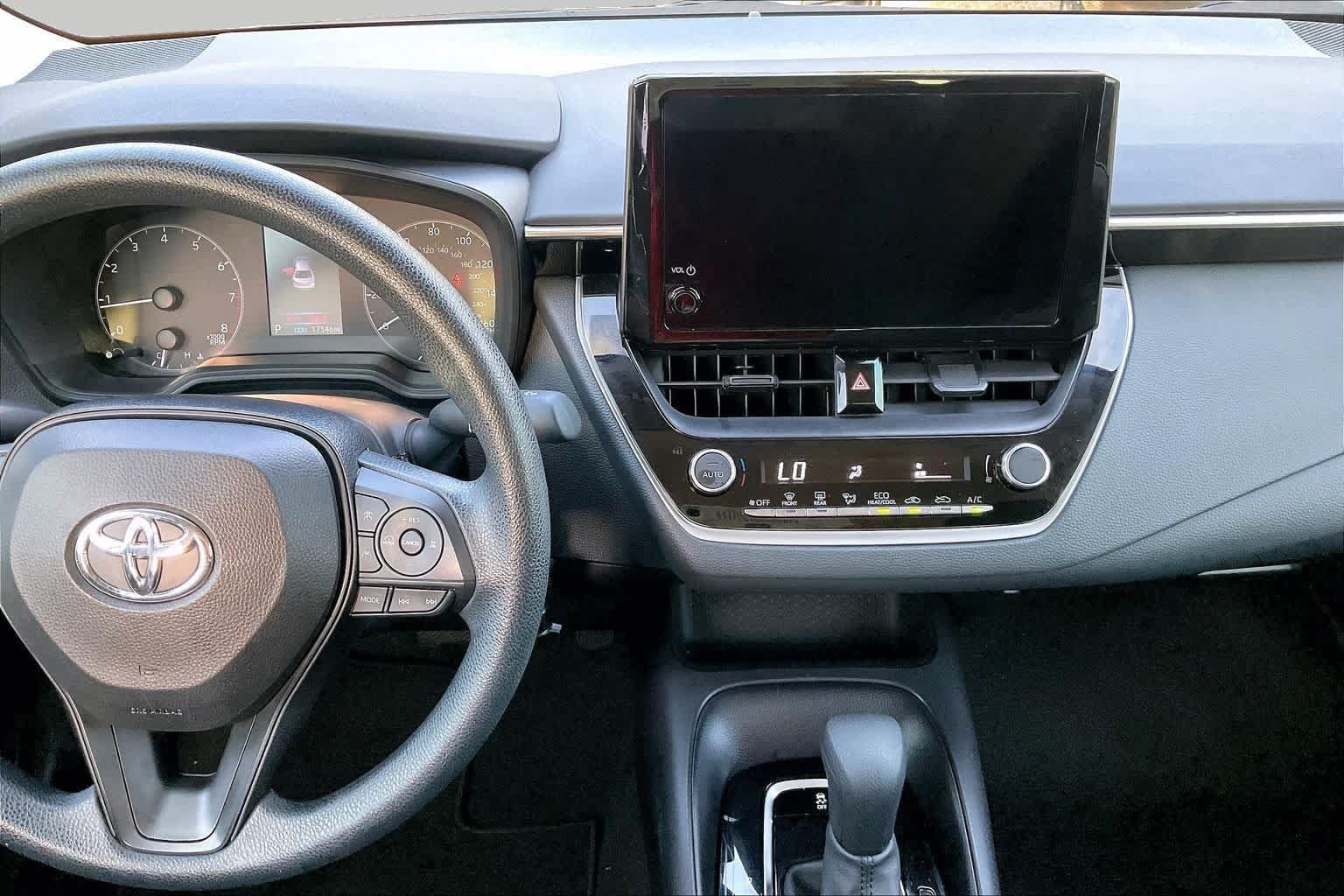 Used 2023 Toyota Corolla LE FWD image 7