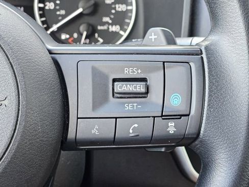 Used 2024 Nissan Rogue SV AWD/4WD image 18