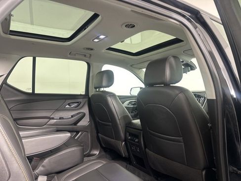 Used 2020 Chevrolet Traverse RS image 17