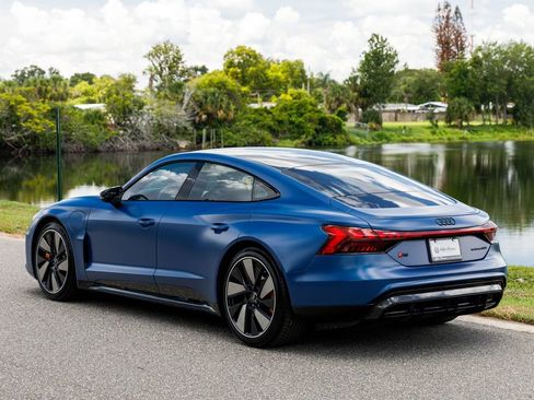 Used 2022 Audi RS e-tron GT w/ Carbon Performance Package AWD/4WD image 5