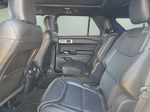 Used 2022 Ford Explorer ST w/ Equipment Group 401A image 17