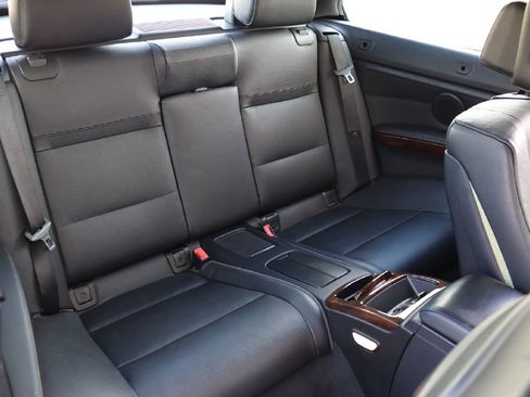 Used 2013 BMW 335i Convertible w/ Premium Pkg image 30