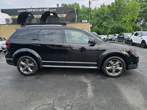 Used 2015 Dodge Journey Crossroad w/ Flexible Seating Group FWD image 2