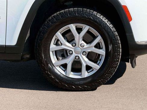 Certified 2021 Jeep Grand Cherokee L Limited AWD/4WD image 9
