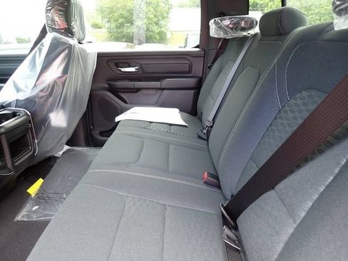 New 2026 RAM 1500 Express AWD/4WD image 15