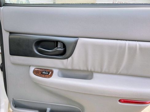 Used 2001 Buick Regal GS w/ Prestige Pkg image 22