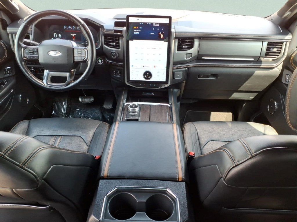 Used 2023 Ford Expedition Platinum RWD image 19